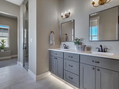 Repair Cracks and Other Damage With Professional Bathroom Mirror Repair!