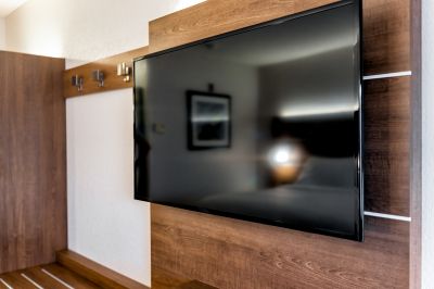 Tv Mounting Service in Overland Park, KS